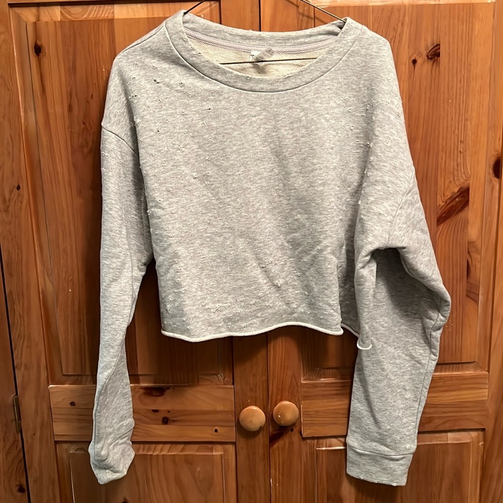 Alo Yoga Fierce Distressed Cropped Sweatshirt